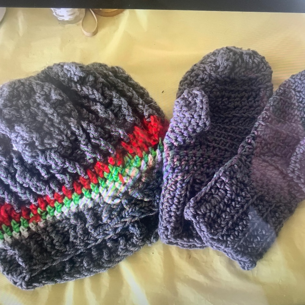 Hat and Mitten Set